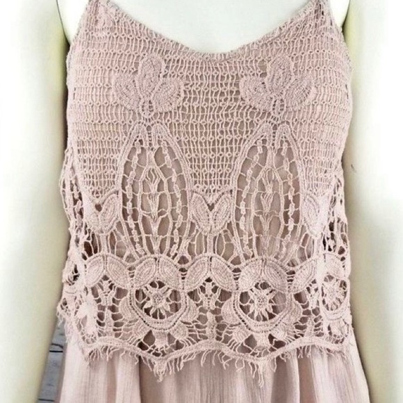 Blush Crochet Romper - Picture 4 of 9